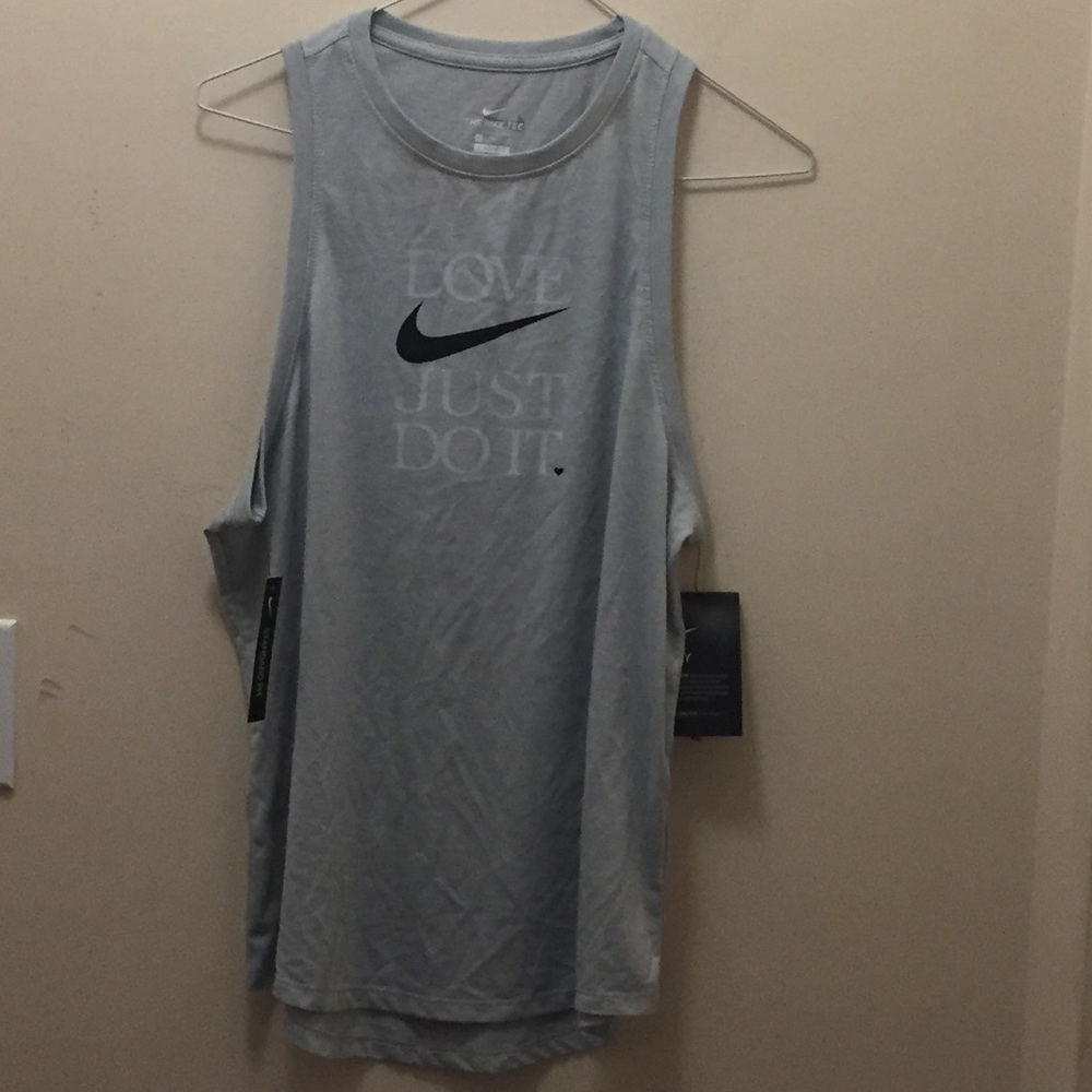 Womens Nike training tee.   Medium